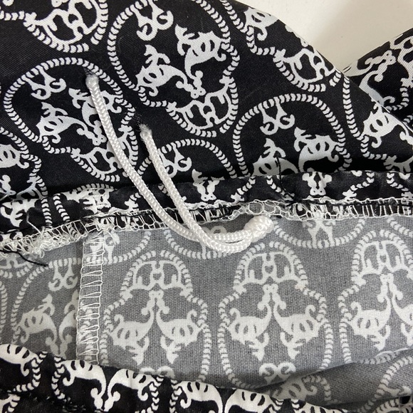 ⭐️$5 SALE⭐️must be bundled Sugar Skull Drawstring Bag - Picture 6 of 8